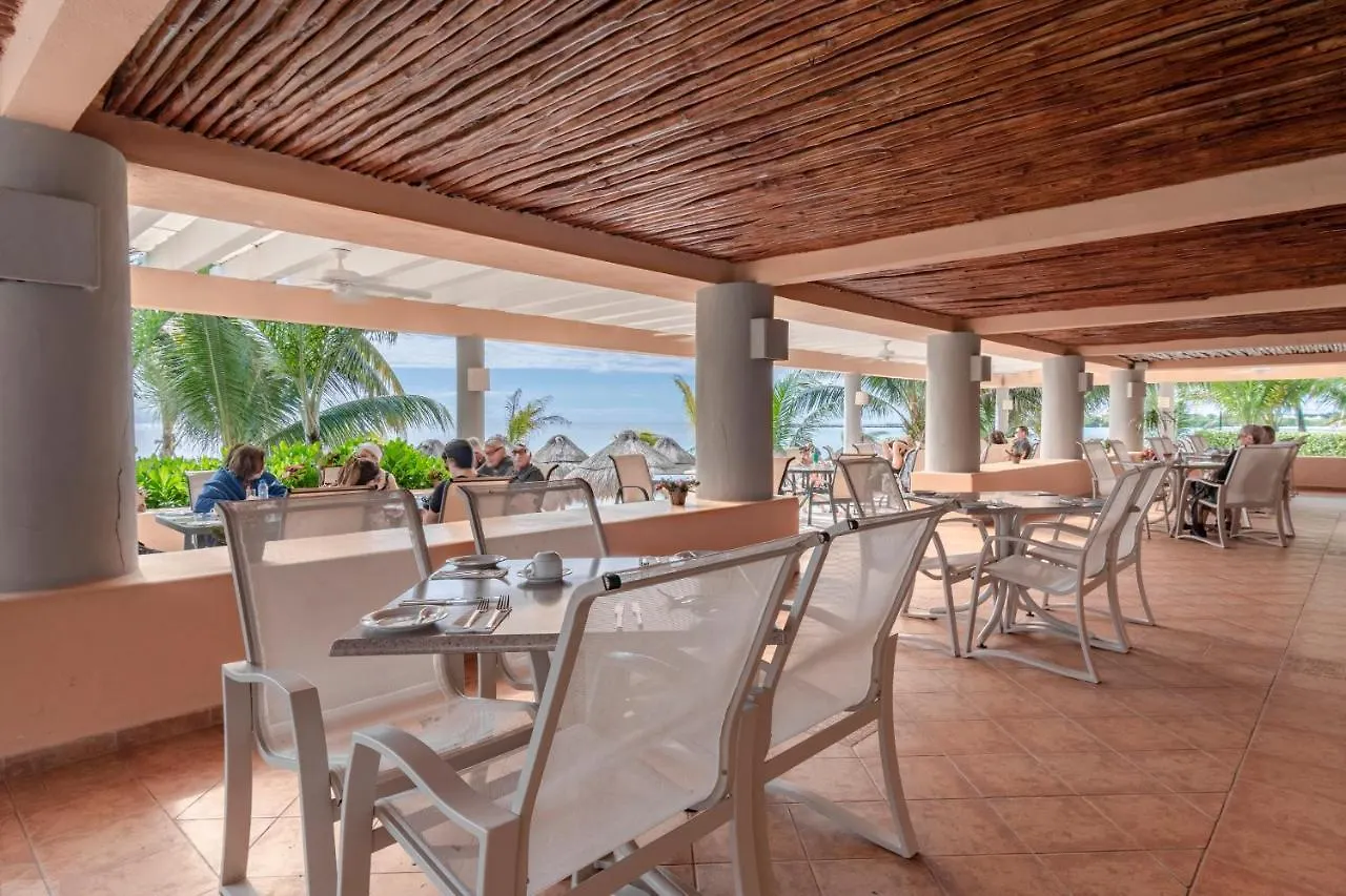 Puerto Aventuras Hotel & Beach Club  Puerto Aventuras
